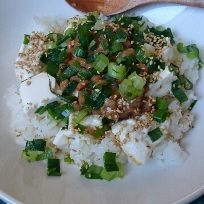 乗せてまぜるだけ 豆腐納豆ご飯 レシピ 作り方 By コテコテの大阪人 楽天レシピ